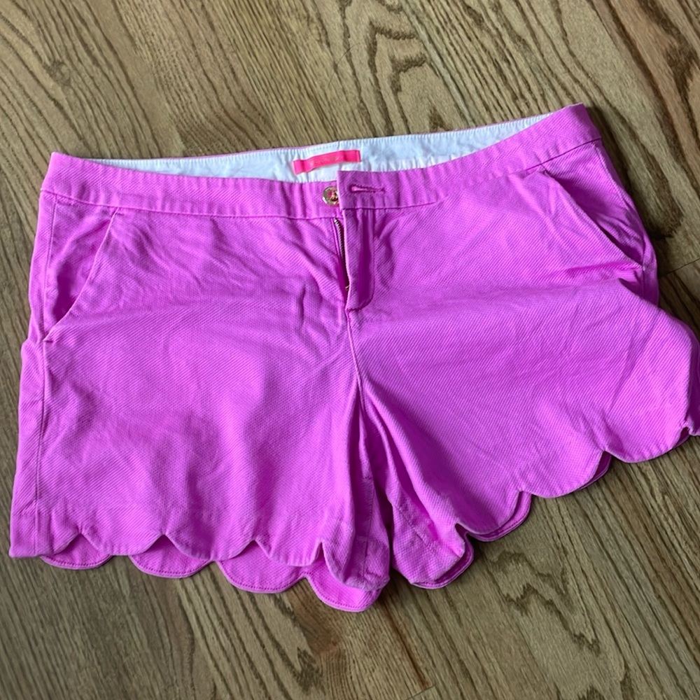 Lilly Pulitzer pink scalloped shorts